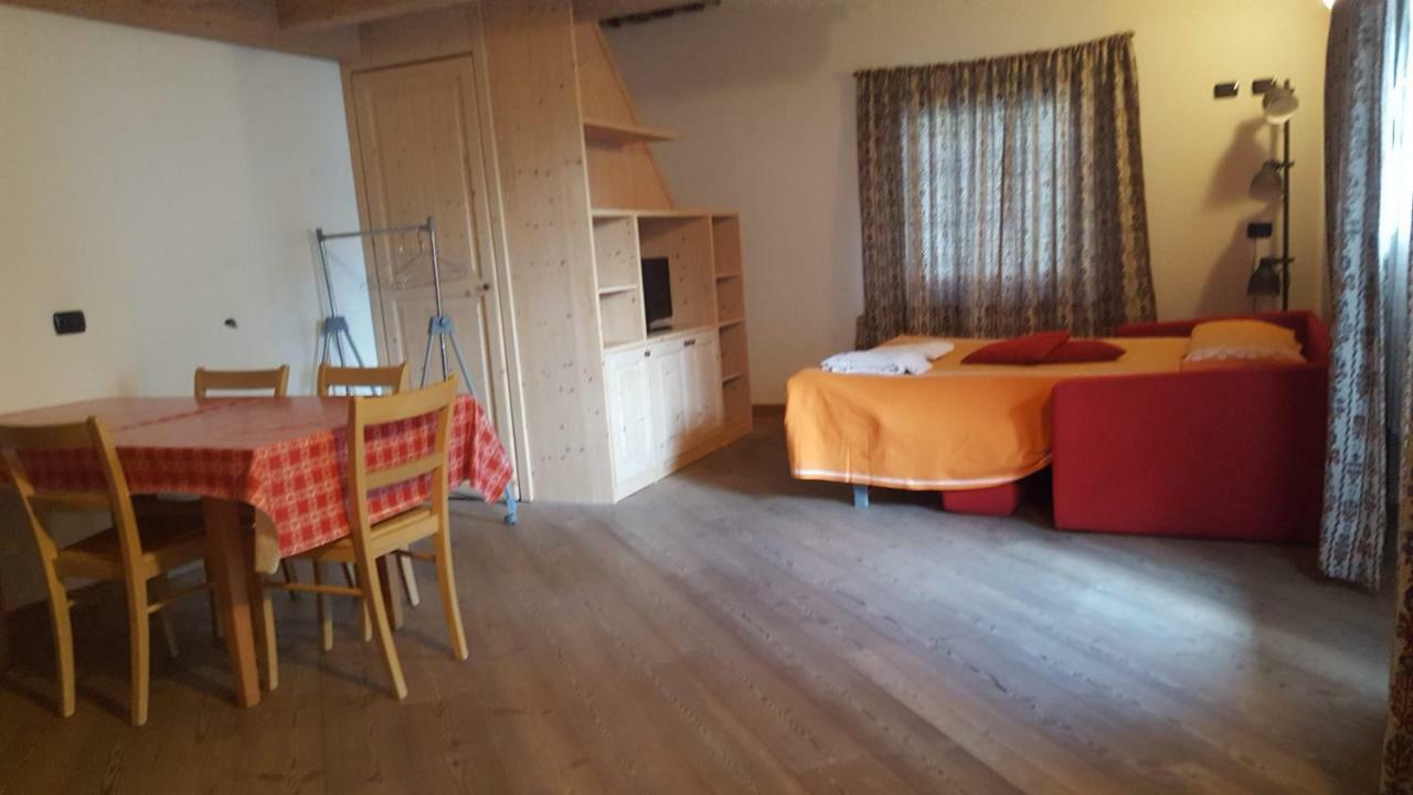Capole -Ghiri Apartment อิโซแลคเชีย ภายนอก รูปภาพ